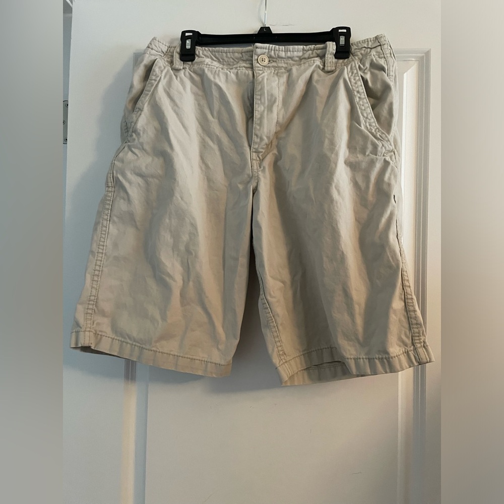 Cream 34” Waist Aeropostale Shorts